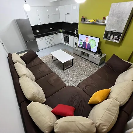Rent Center 1 Apartment