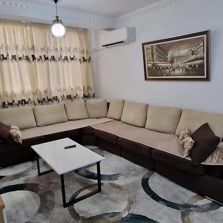 Rent Center 1 Apartment *