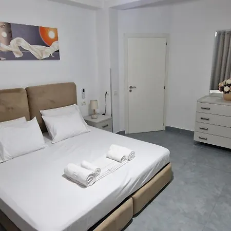 Rent Center 1 Apartment *